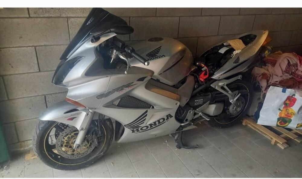 Honda VFR 800 ABS (2002 - 06) (4)