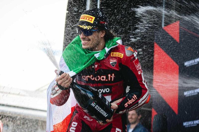 SBK 2026. GP d&rsquo;Australia a Phillip Island. Bulega sul primo gradino di un podio tutto italiano