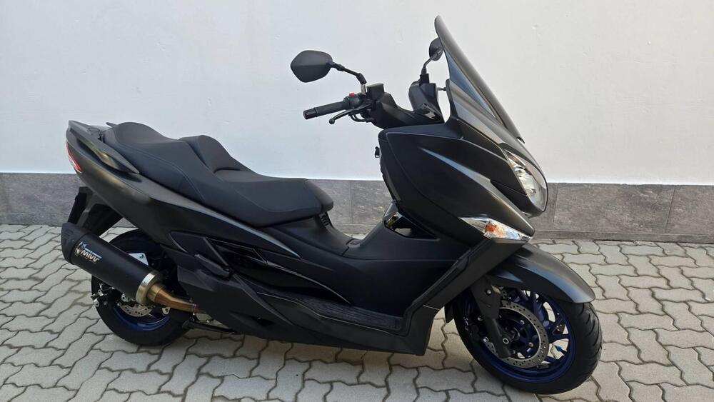 Suzuki Burgman 400 (2022 - 24) (3)