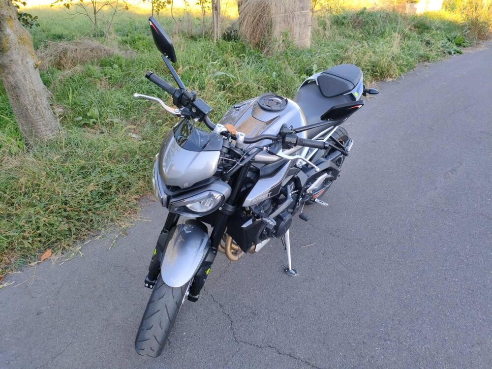 Triumph Street Triple 765 R (2023 - 26) (2)