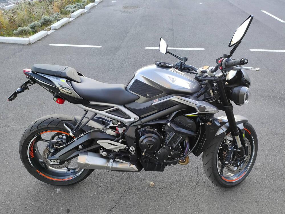Triumph Street Triple 765 R (2023 - 26) (4)