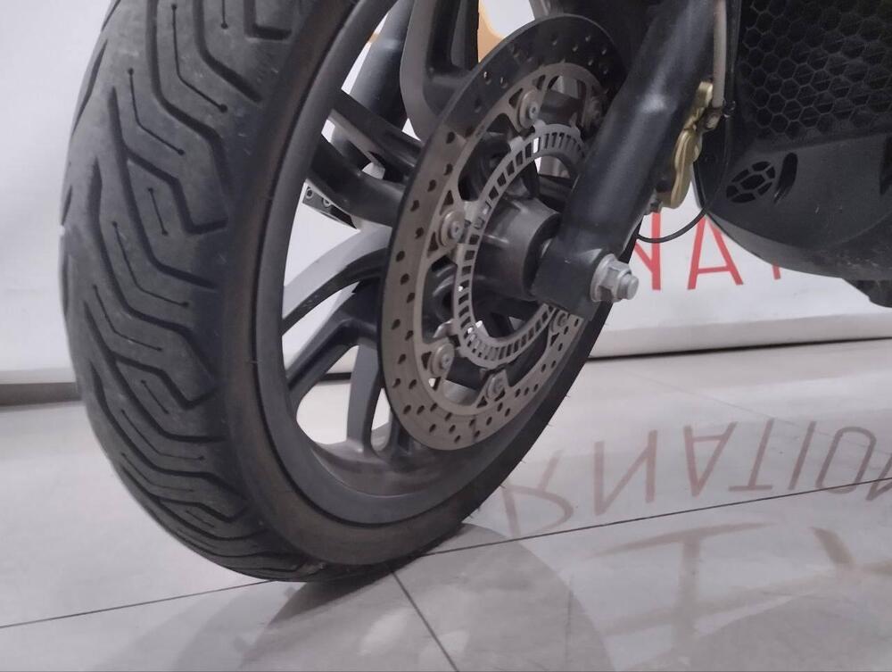 Piaggio Beverly 300 S ABS-ASR (2021 - 25) (8)