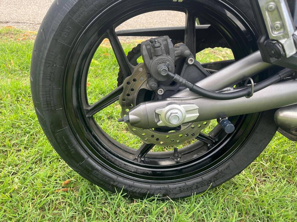 Kawasaki ER-6N (2009 - 11) (8)