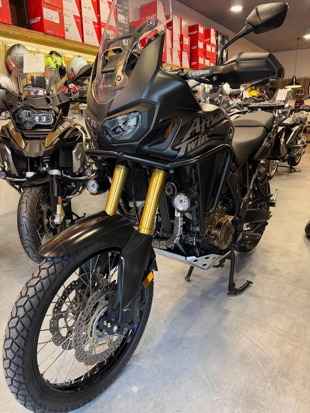 Honda Africa Twin CRF 1000L DCT ABS Travel Edition (2016 - 17) (2)