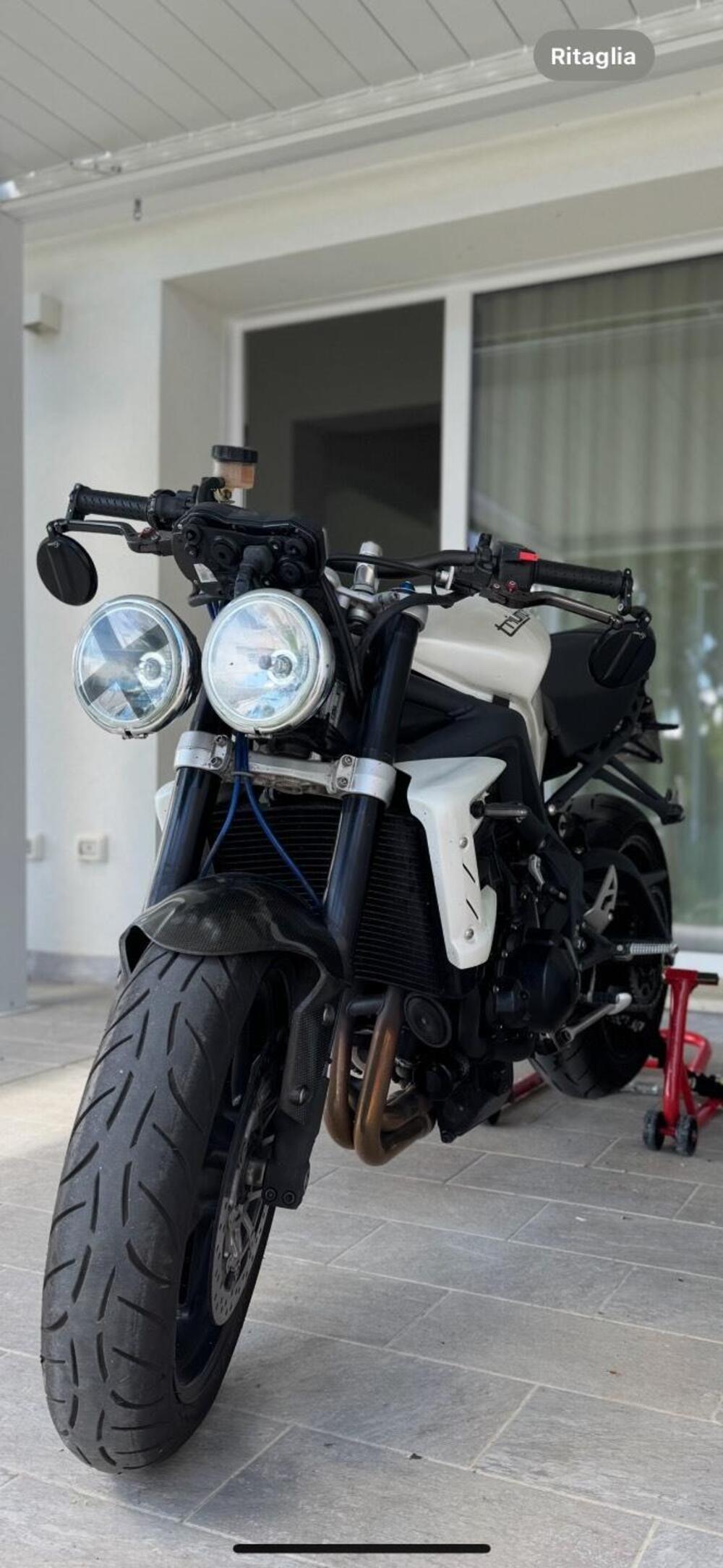 Triumph Street Triple R (2009 - 12) (2)