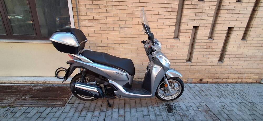 Honda SH 300 i ABS (2016 - 20) (4)