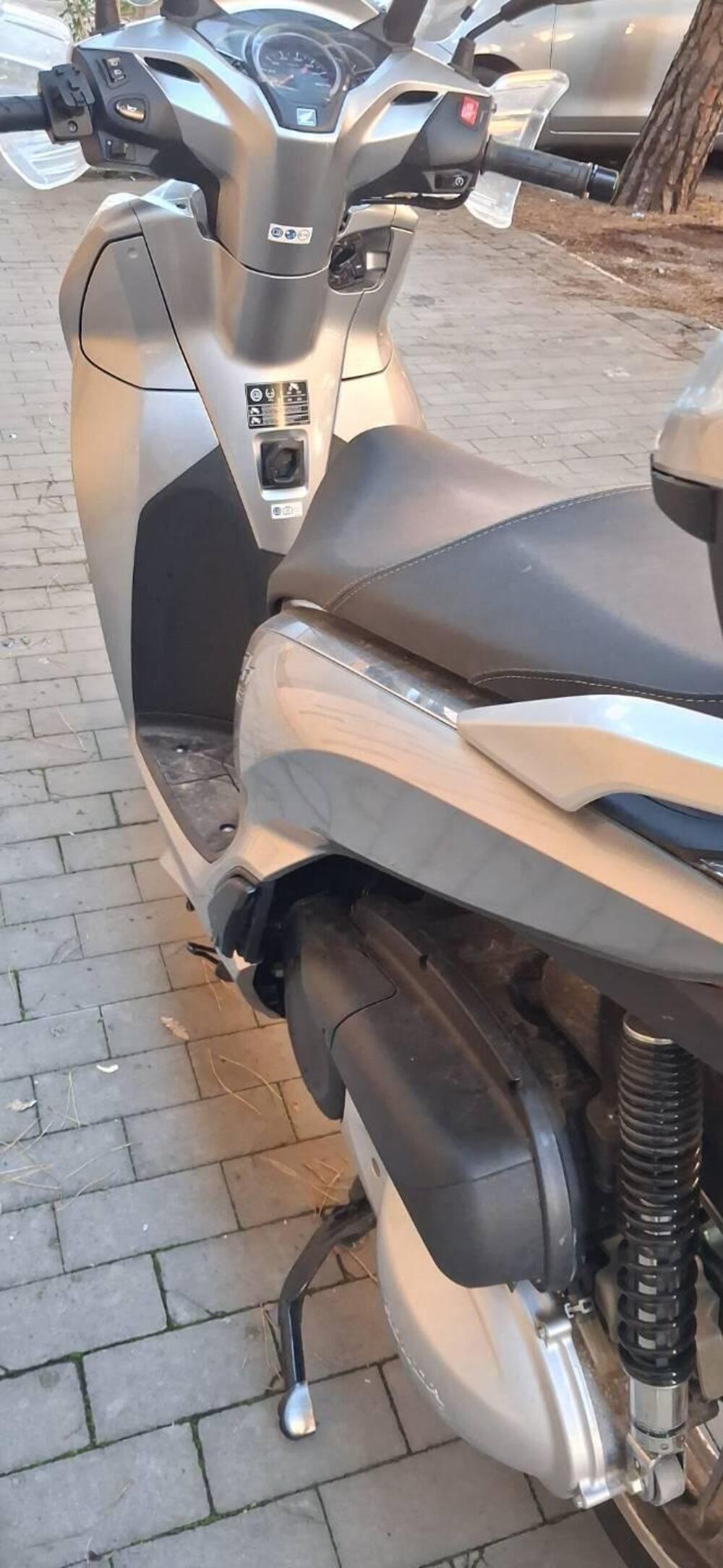 Honda SH 300 i ABS (2016 - 20) (5)