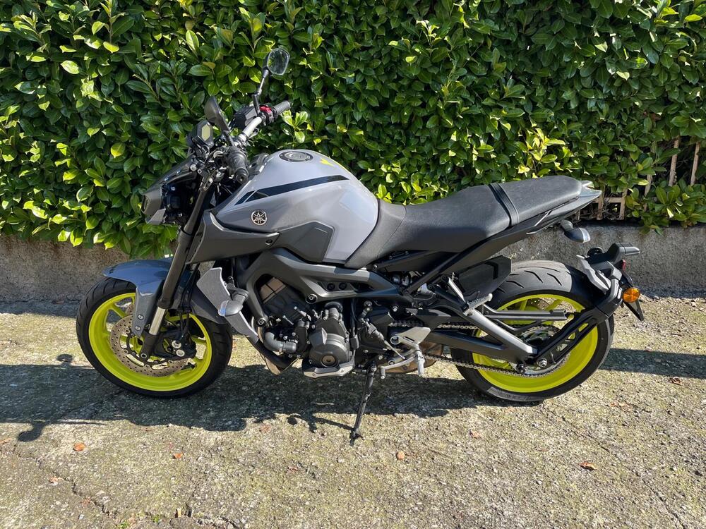Yamaha MT-09 (2017 - 20) (3)