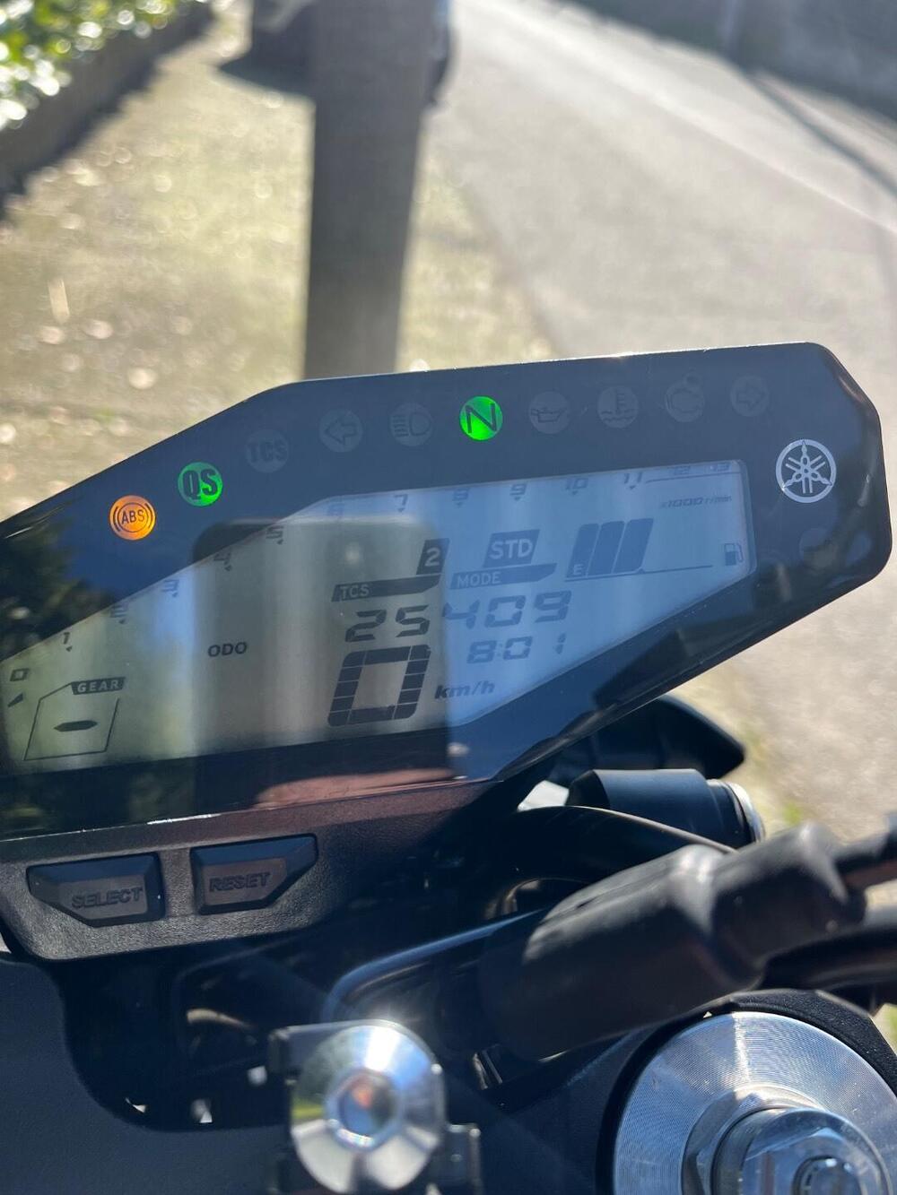 Yamaha MT-09 (2017 - 20) (4)