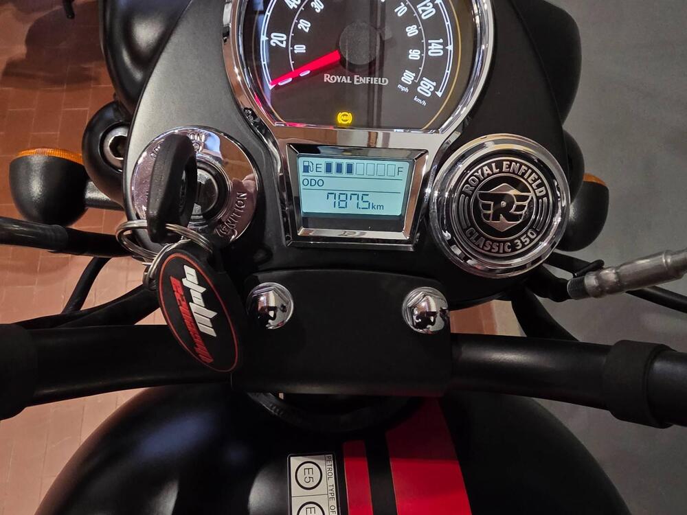 Royal Enfield Classic 350 (2021 - 26) (4)