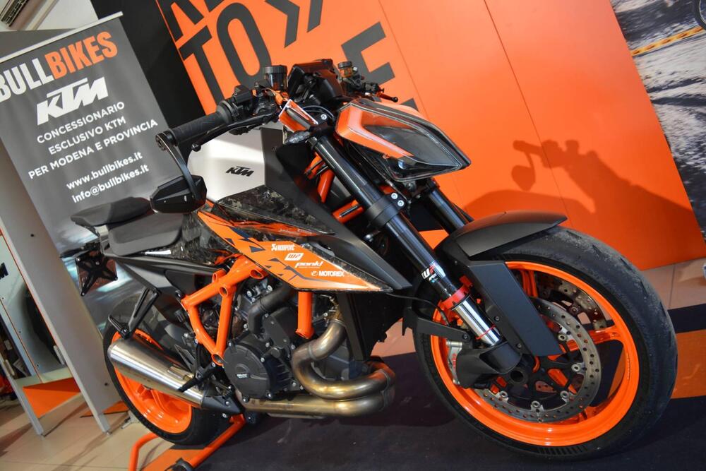 KTM 1290 Super Duke R (2022 - 23) (3)