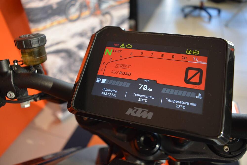 KTM 1290 Super Duke R (2022 - 23) (19)