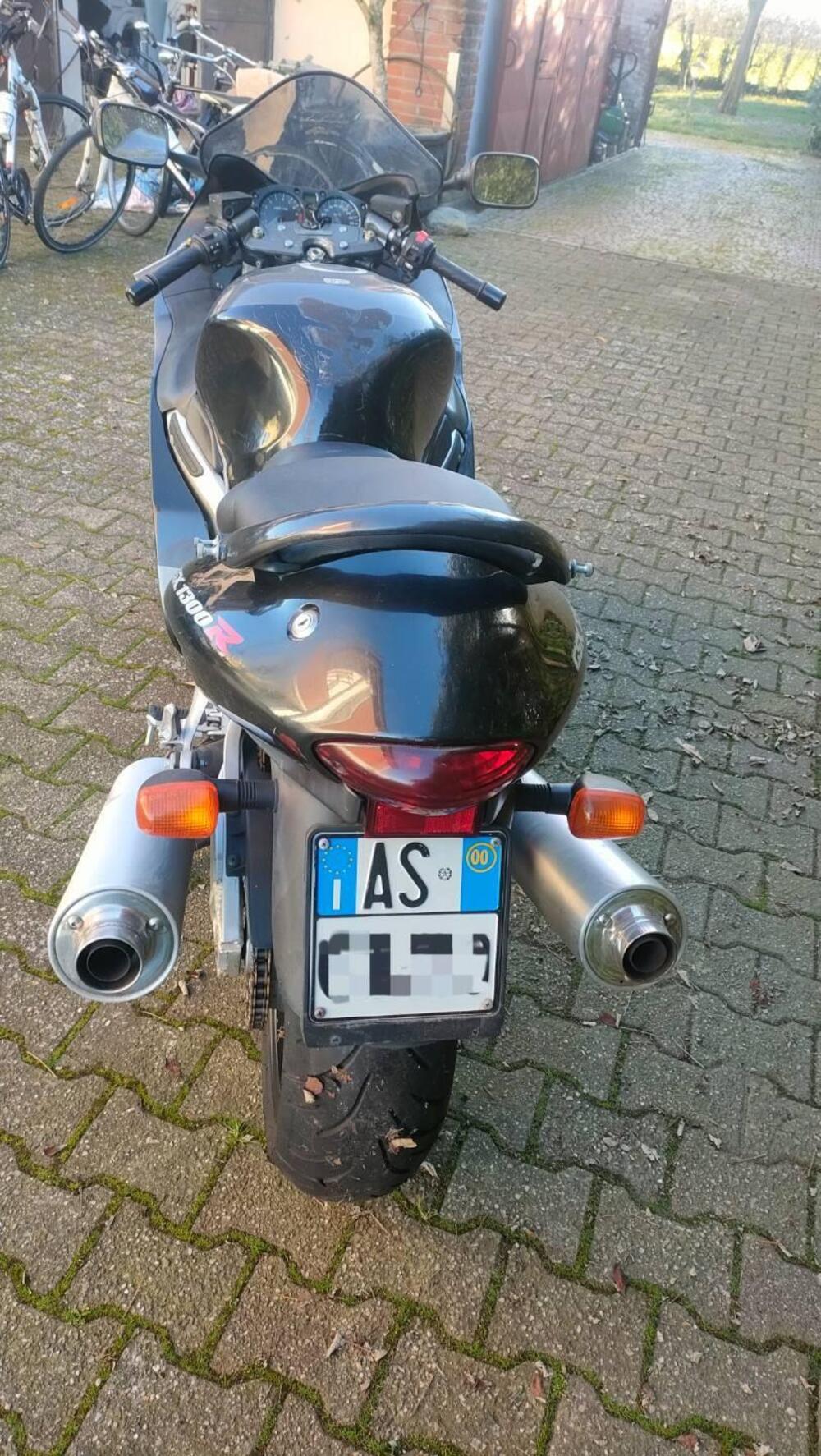 Suzuki GSX 1300 R Hayabusa (1999 - 06) (2)