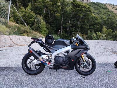 Aprilia RSV4 1100 Factory (2019 - 20) usata