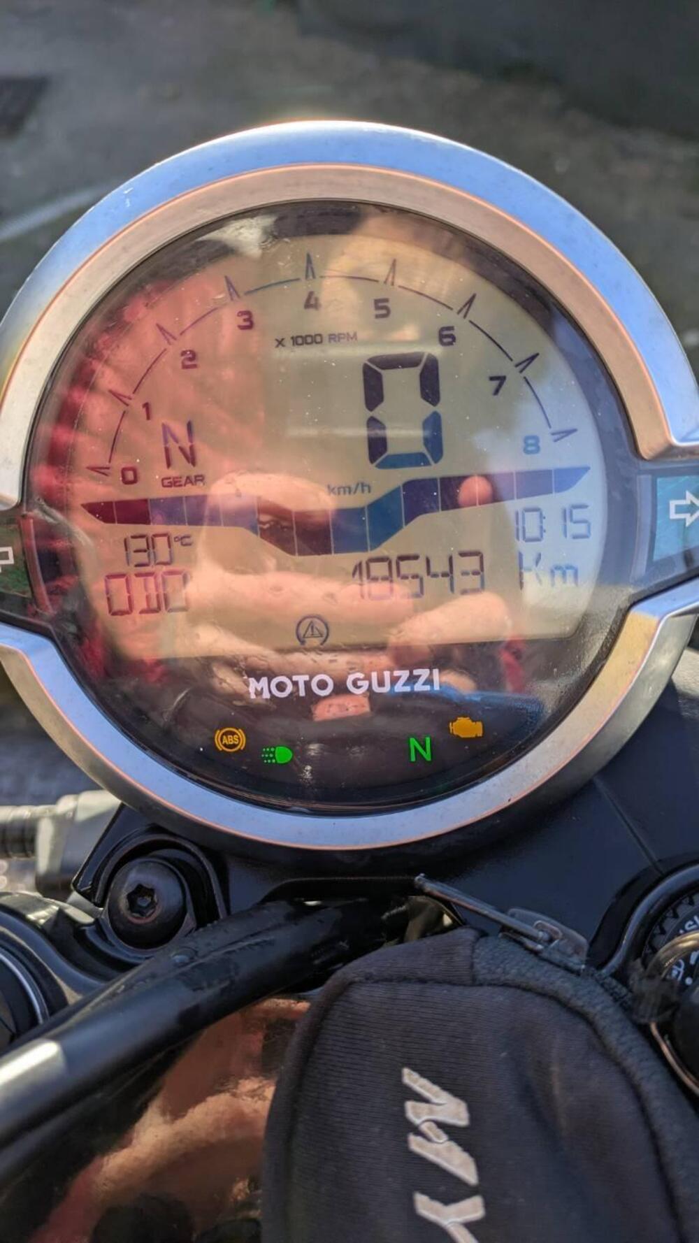 Moto Guzzi V7 Stone (2021 - 24) (11)