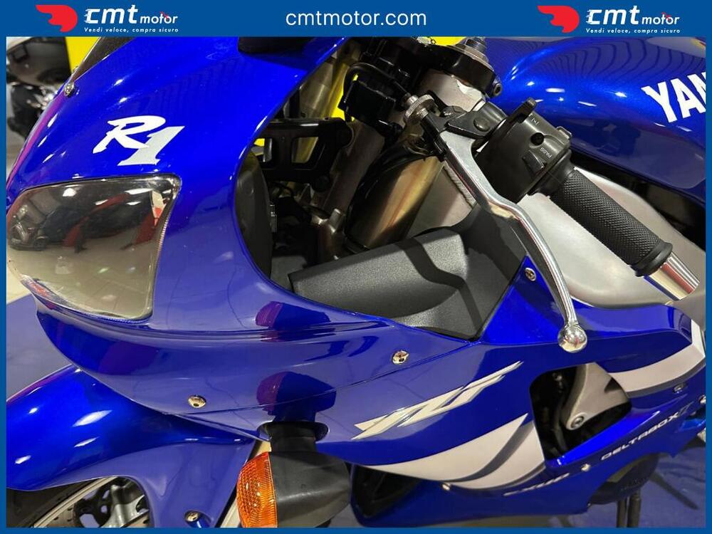 Yamaha YZF R1 (1998 - 99) (13)