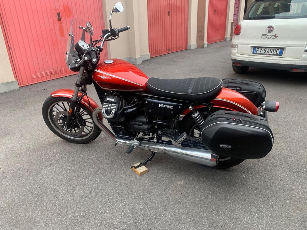 Moto Guzzi V9 Roamer (2016 - 18) (2)