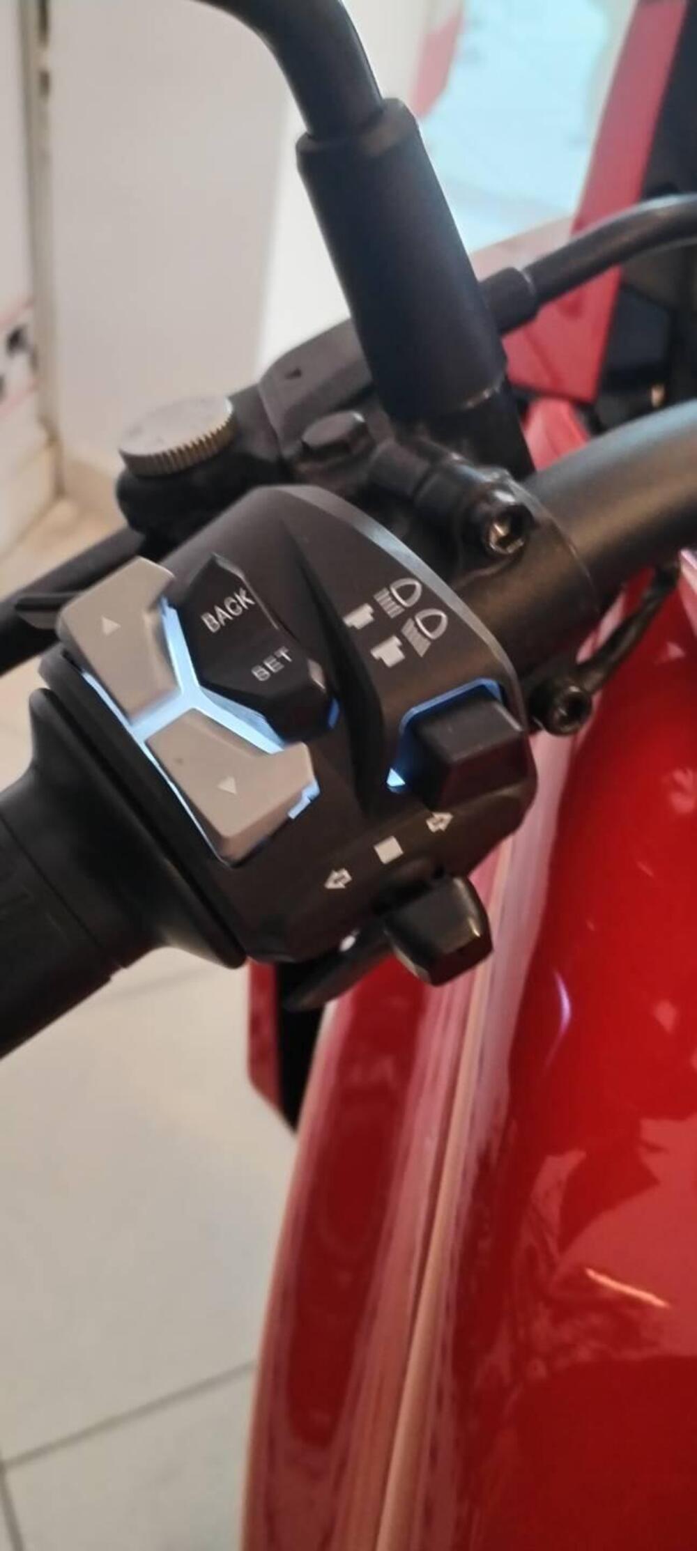 Moto Morini X-Cape 650 (2021 - 26) (7)