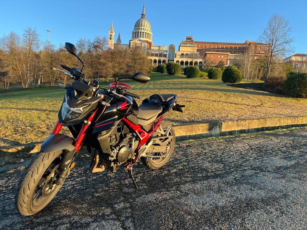 Honda CB 750 Hornet (2023 - 24) (2)