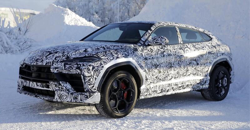 Lamborghini Urus Performante torna ibrida: debutta la nuova versione plug-in ad alte prestazioni