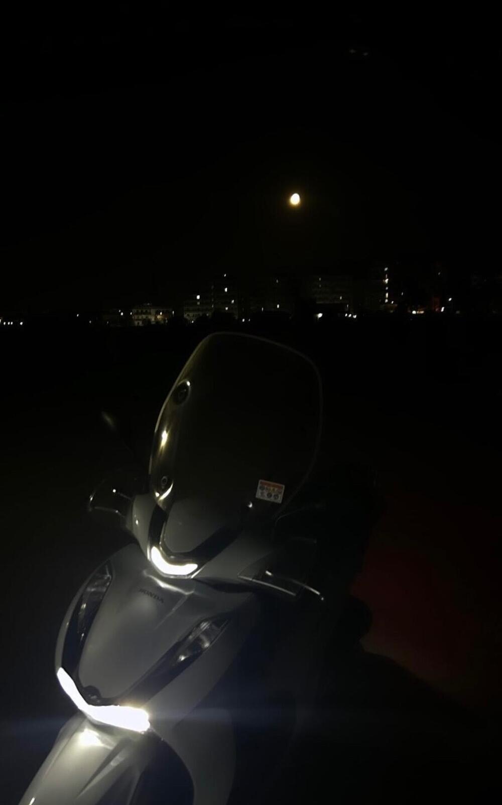 Honda SH 350 (2021 - 24) (2)