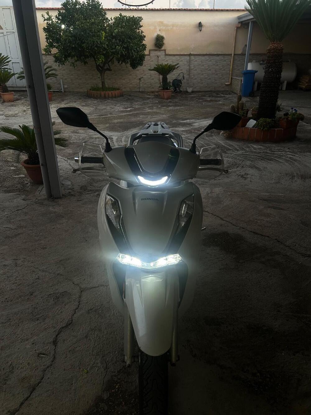 Honda SH 350 (2021 - 24) (4)