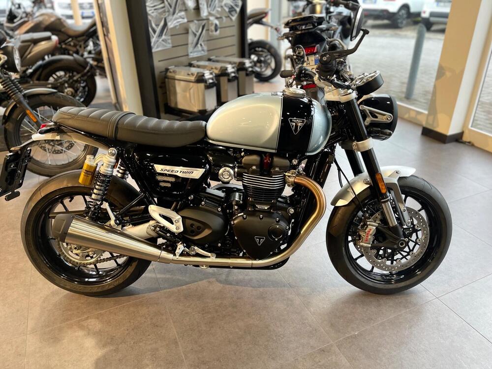 Triumph Speed Twin 1200 Breitling Limited Edition (2022 - 24) (4)