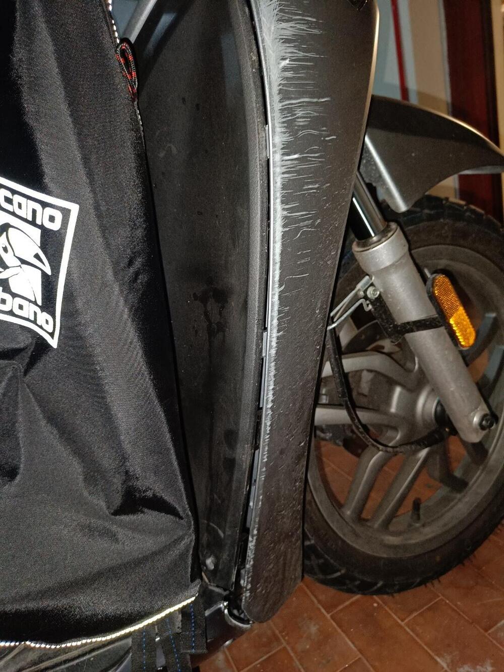 Kymco People 125i One (2021 - 25) (4)