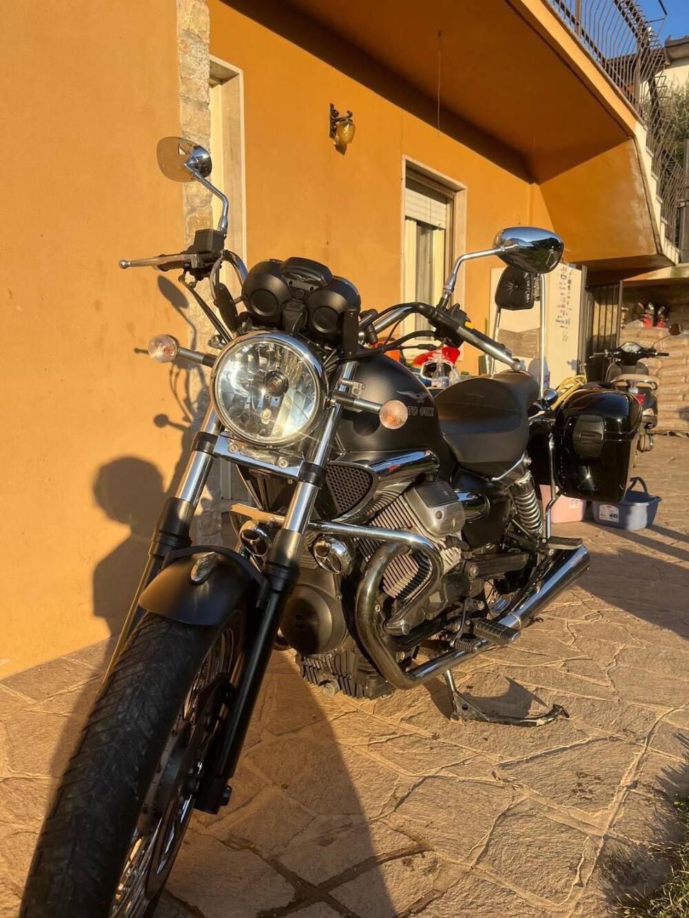 Moto Guzzi Nevada 750 Aquila Nera (2009 - 16) (2)