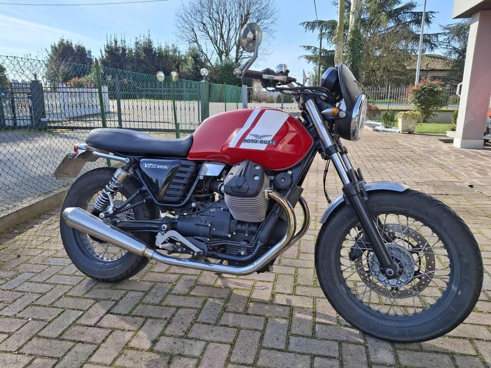 Moto Guzzi V7 II Special (2015 - 17) (4)