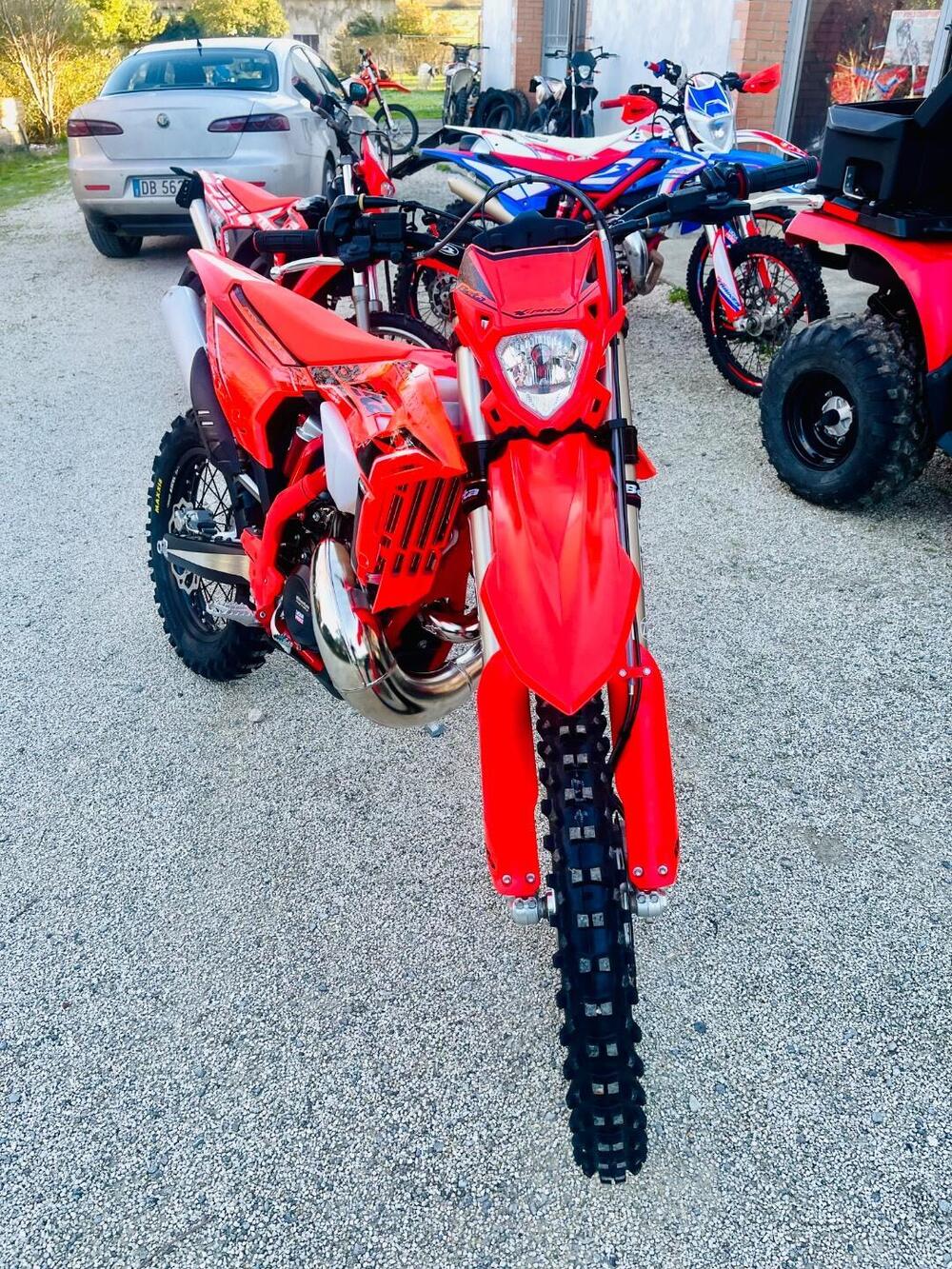 Betamotor RR X-PRO 300 2T Enduro (2026) (4)