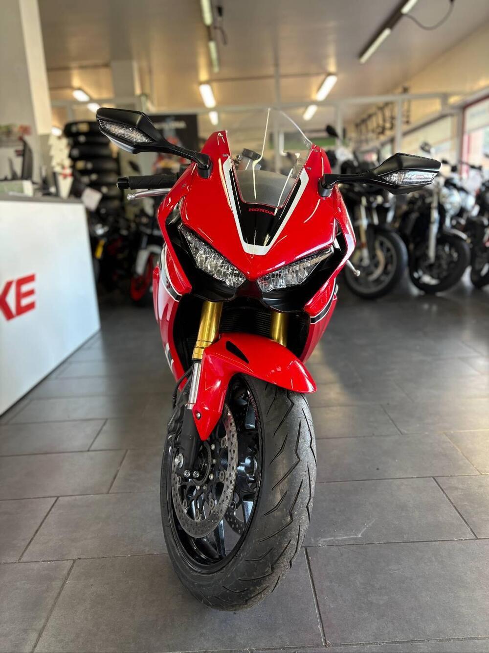 Honda CBR 1000 RR Fireblade (2017 - 19) (3)