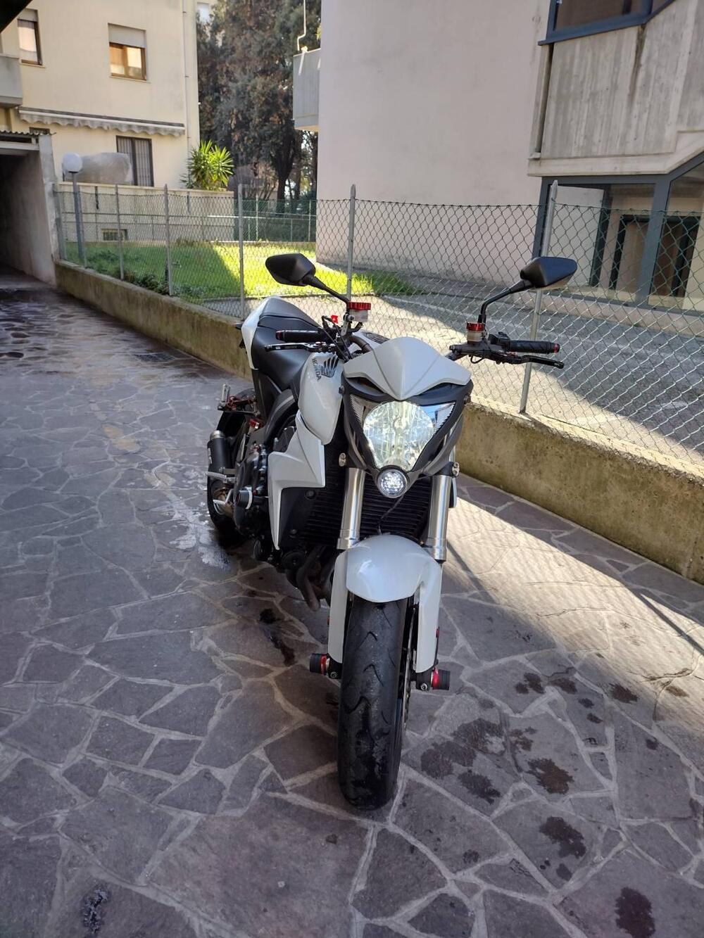 Honda CB 1000 R (2008 - 10) (4)