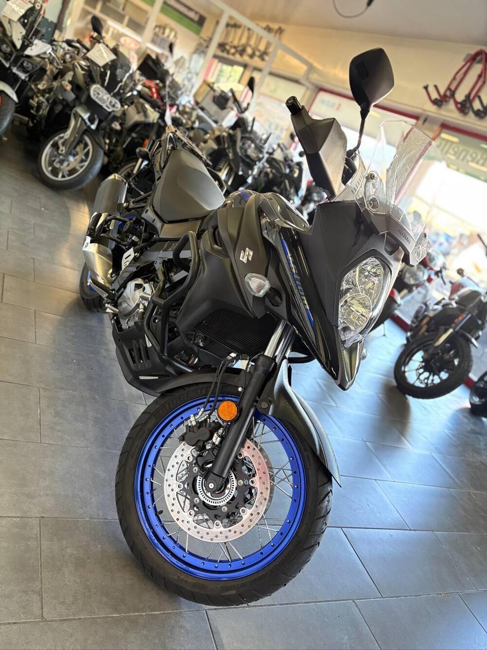 Suzuki V-Strom 650 (2021 - 25) (3)