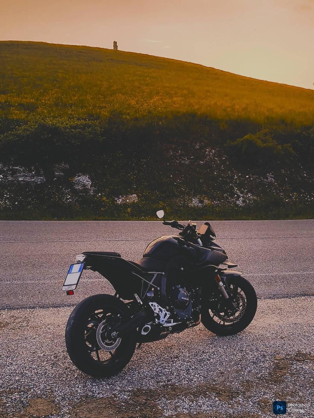 Suzuki GSX-8S (2023 - 24) (2)