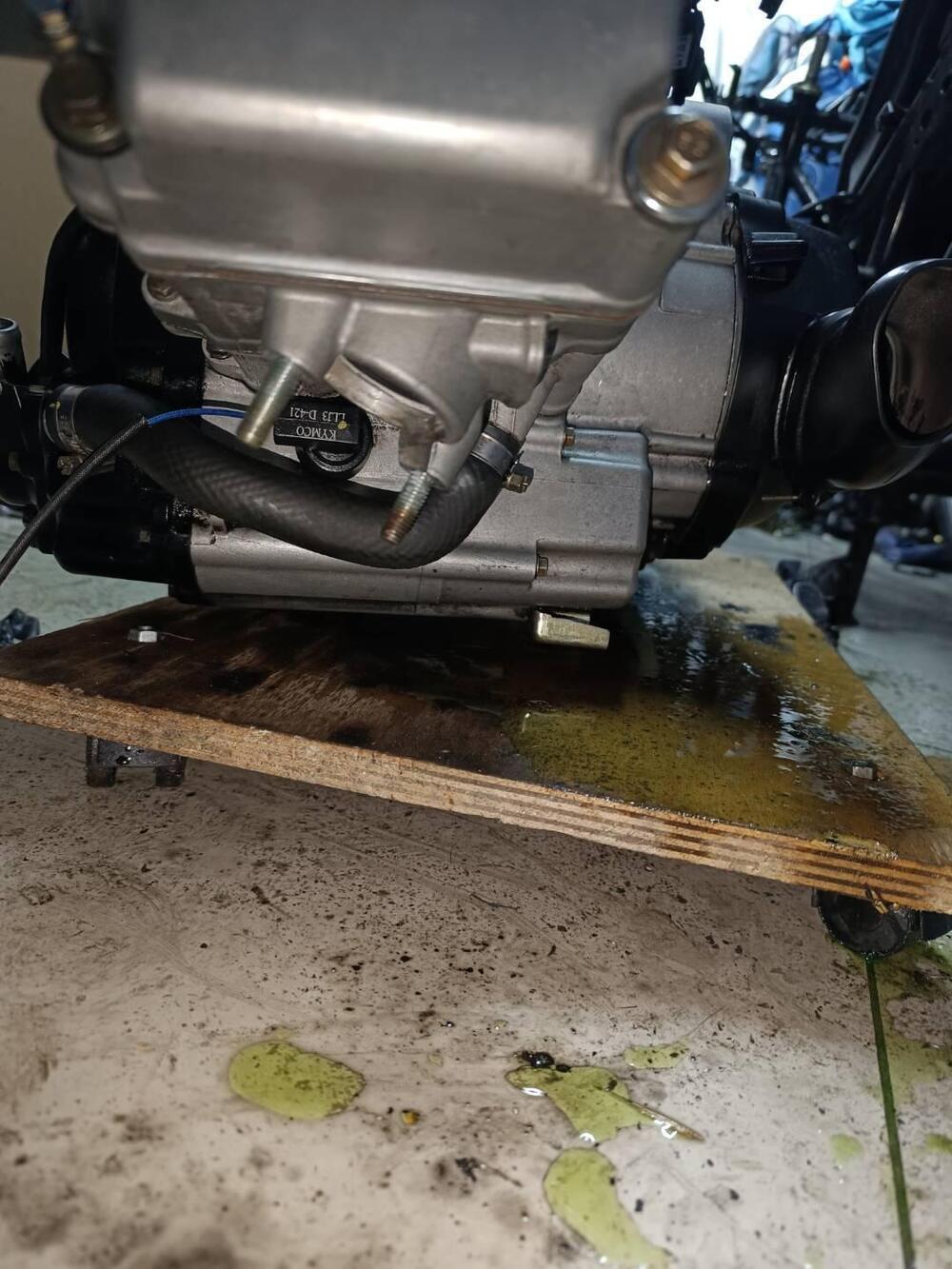 Motore kimko downtown 300i anno 2013 Kymco (3)