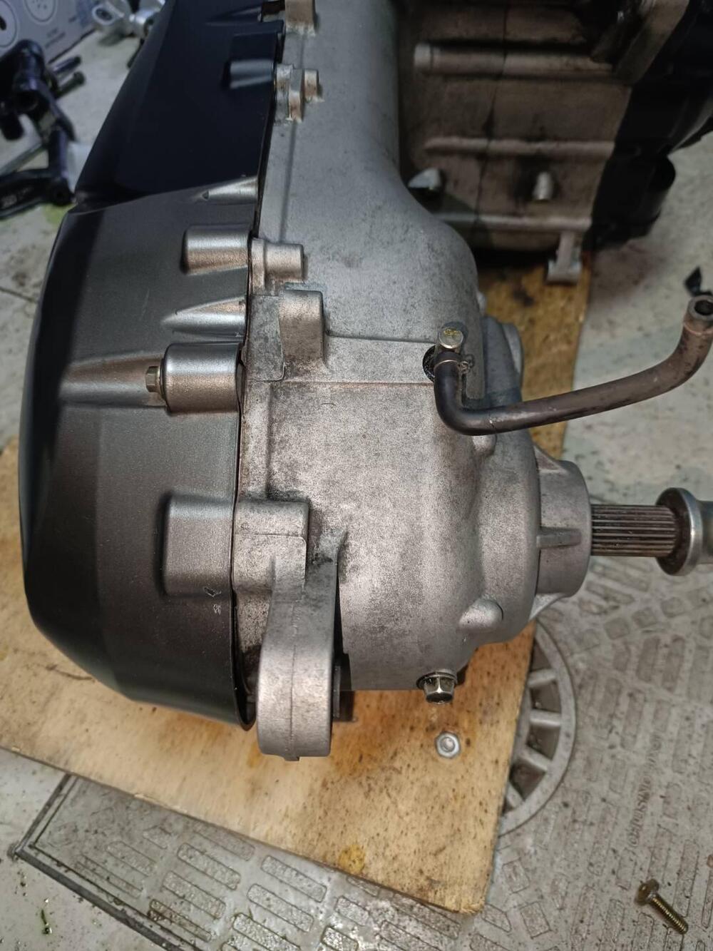 Motore kimko downtown 300i anno 2013 Kymco (5)