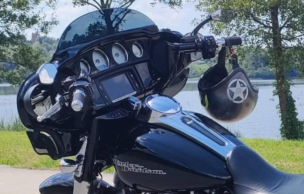 Harley-Davidson 107 Street Glide Special (2017 - 19) - FLHXS (11)