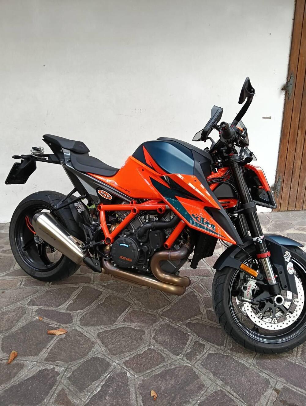 KTM 1290 Super Duke R (2021) (3)
