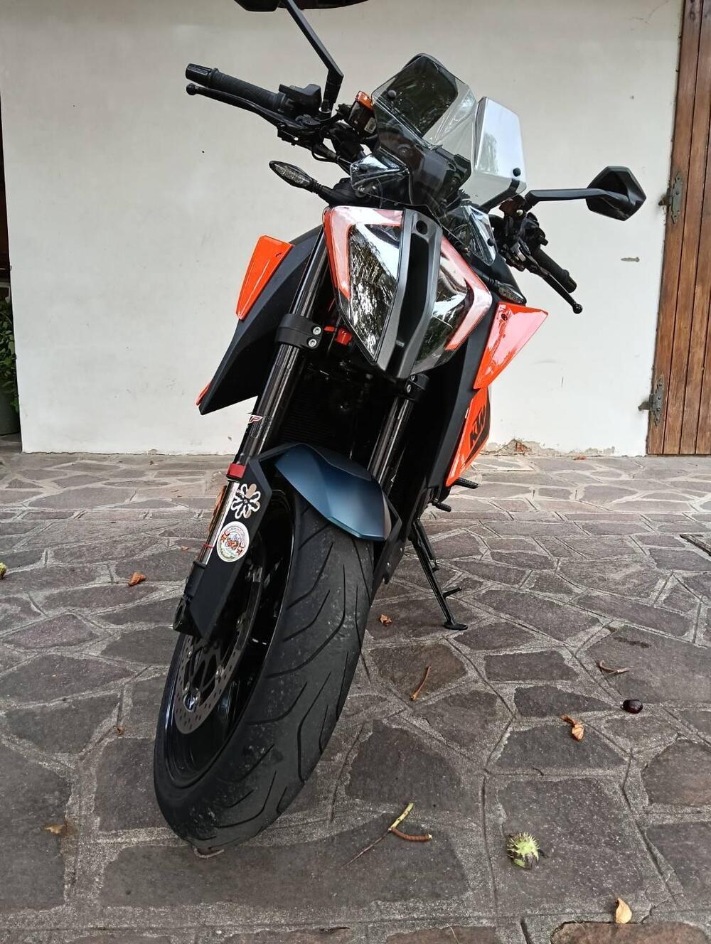KTM 1290 Super Duke R (2021) (4)