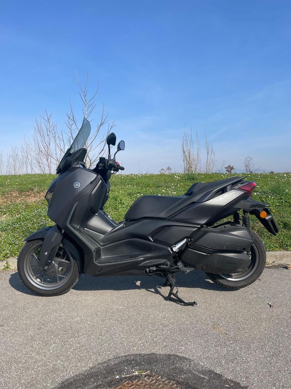 Yamaha X-Max 300 (2021 - 24) (4)