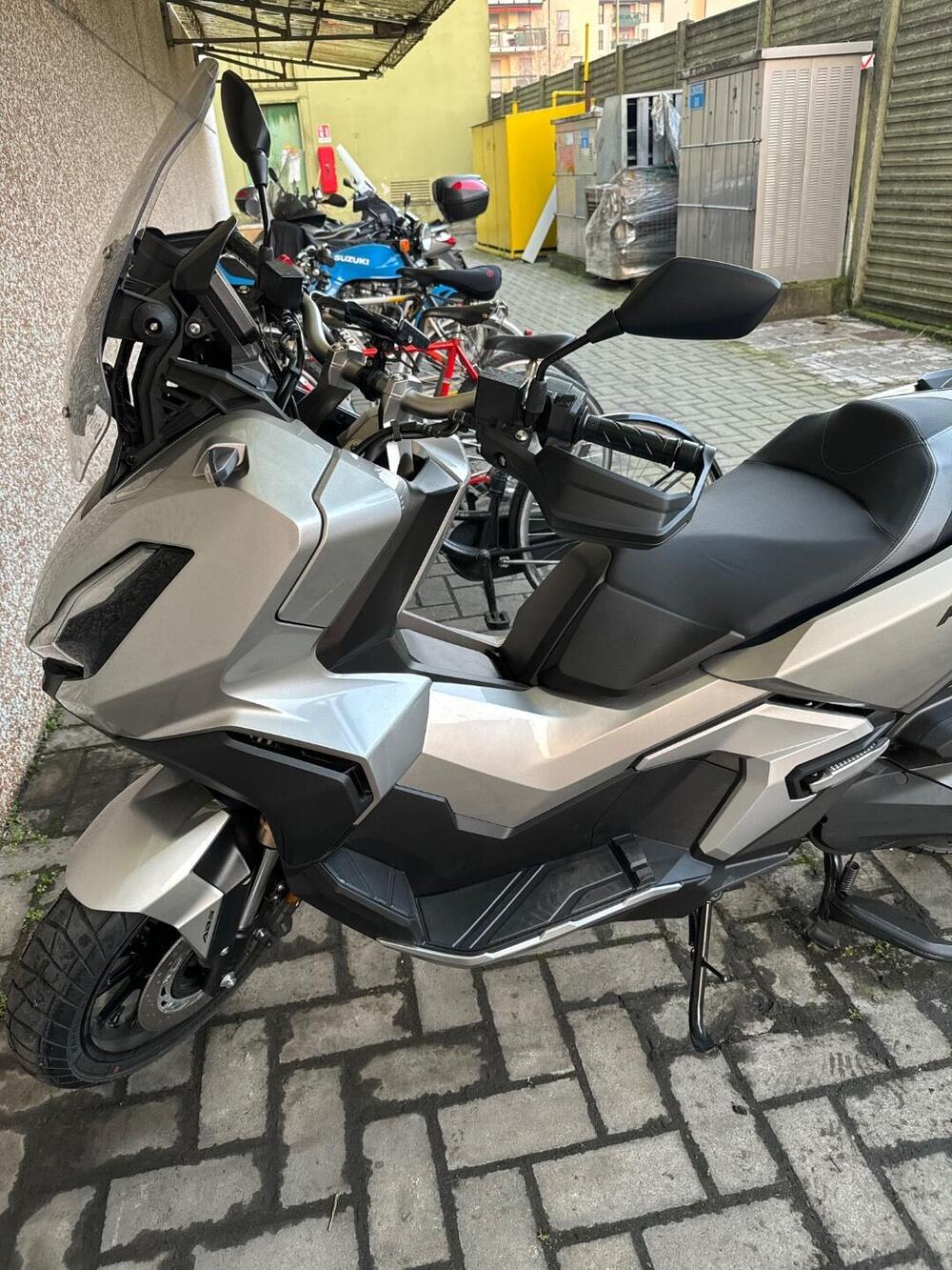 Honda ADV 350 (2022 - 24) (4)