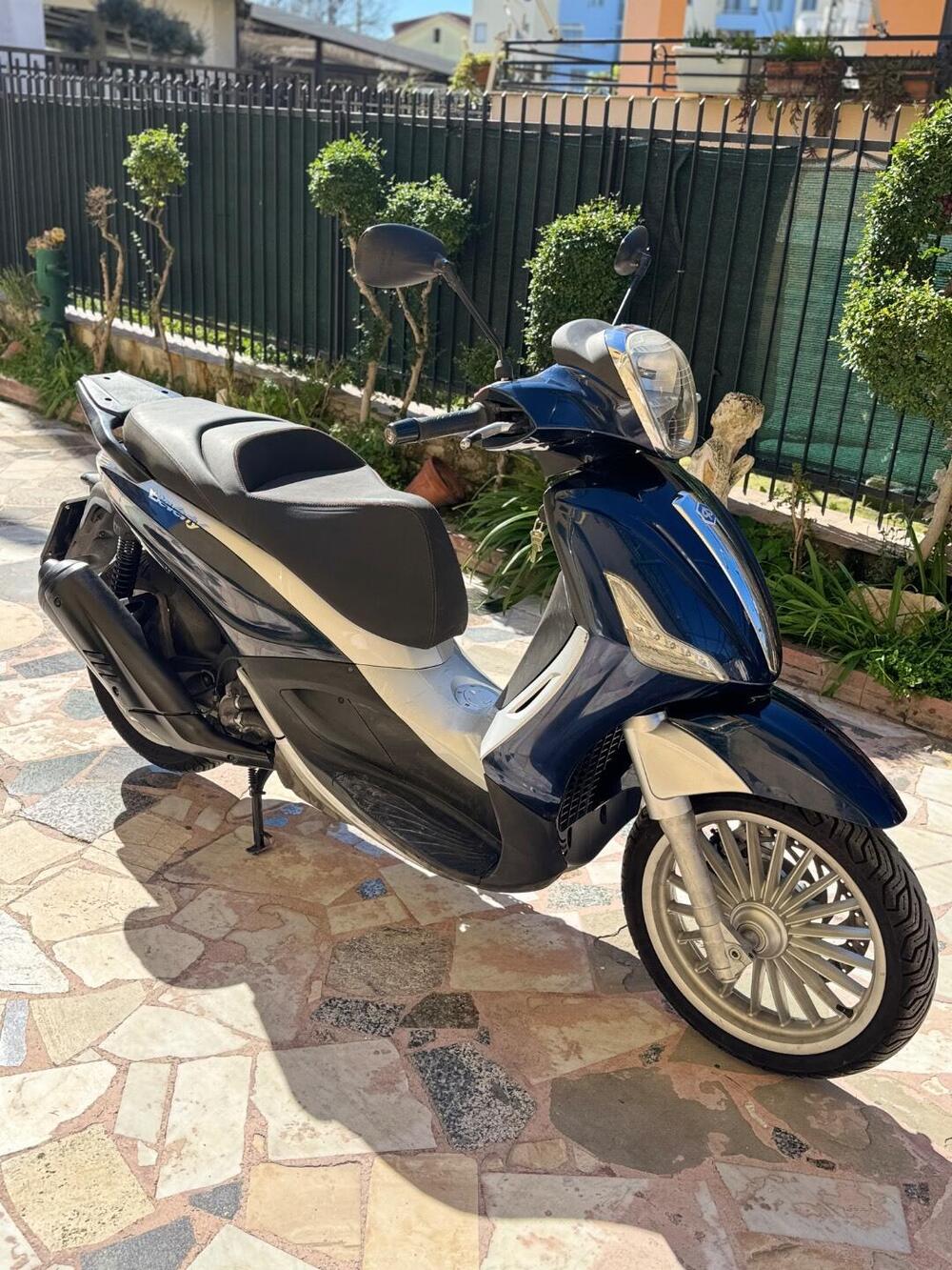 Piaggio Beverly 300 i.e. (2010 - 16) (2)
