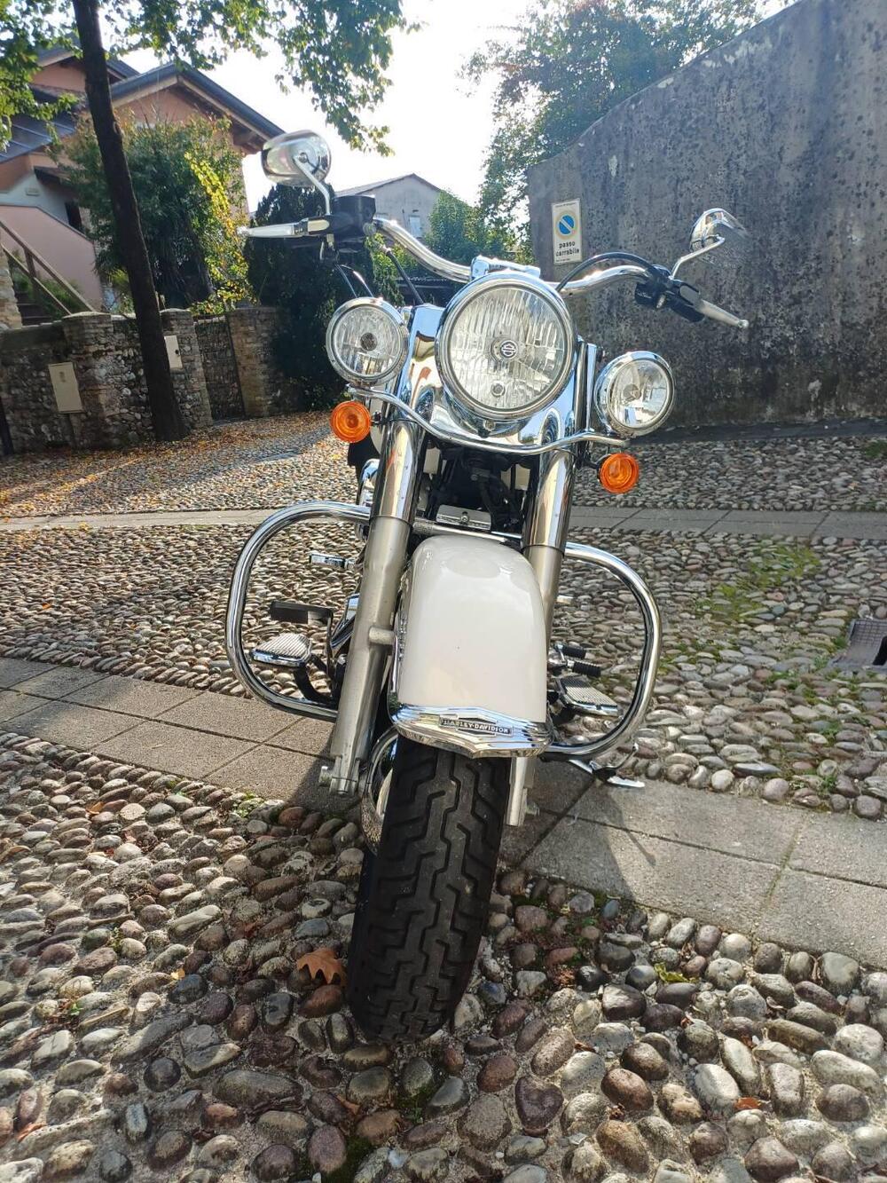 Harley-Davidson 1690 Deluxe ABS (2011 - 16) - FLSTN (7)