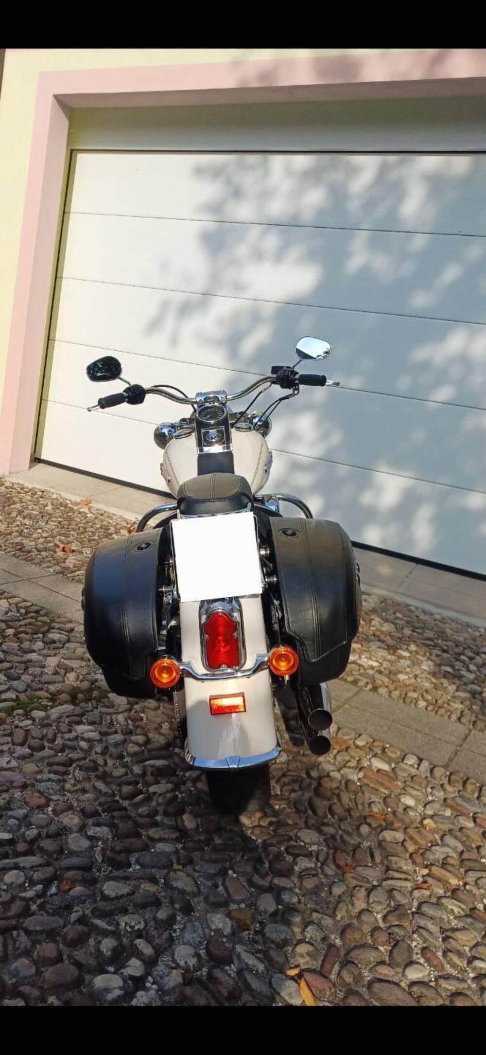 Harley-Davidson 1690 Deluxe ABS (2011 - 16) - FLSTN (14)