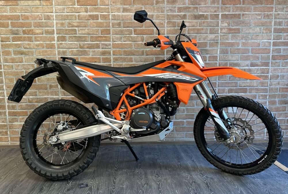 KTM 690 Enduro R (2021) (5)