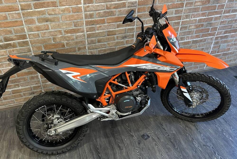KTM 690 Enduro R (2021) (13)