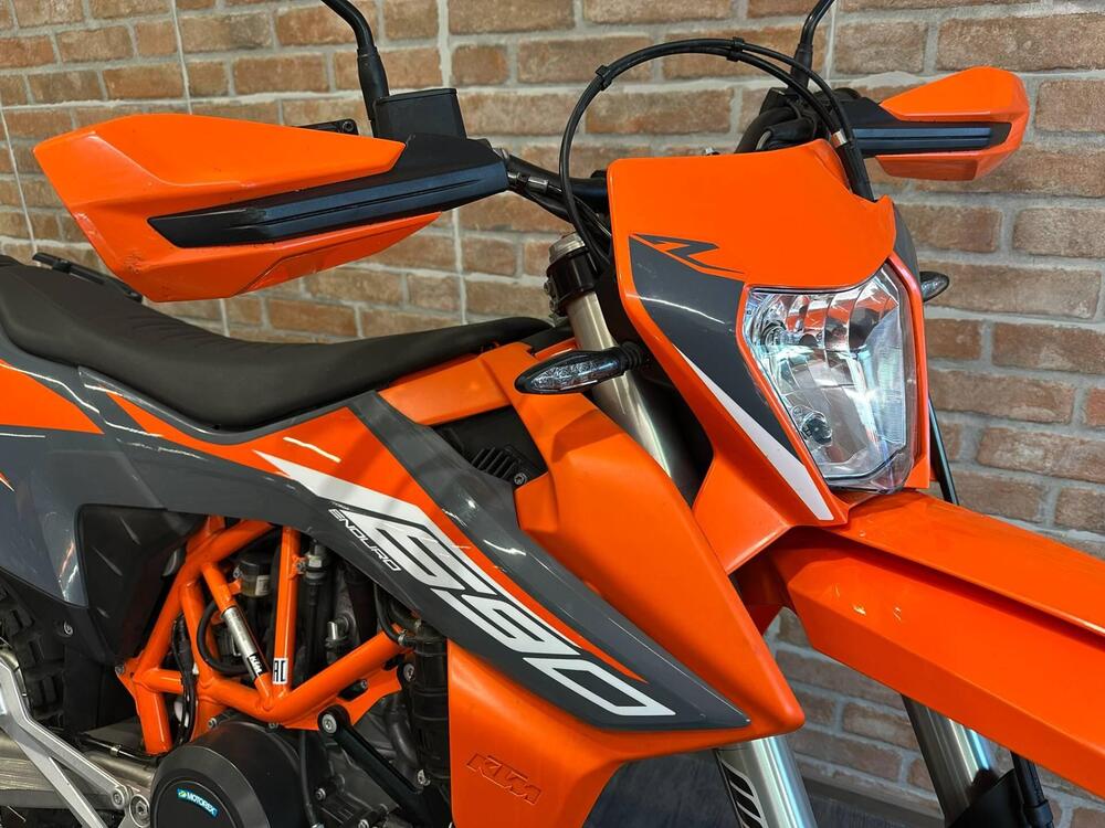 KTM 690 Enduro R (2021) (19)
