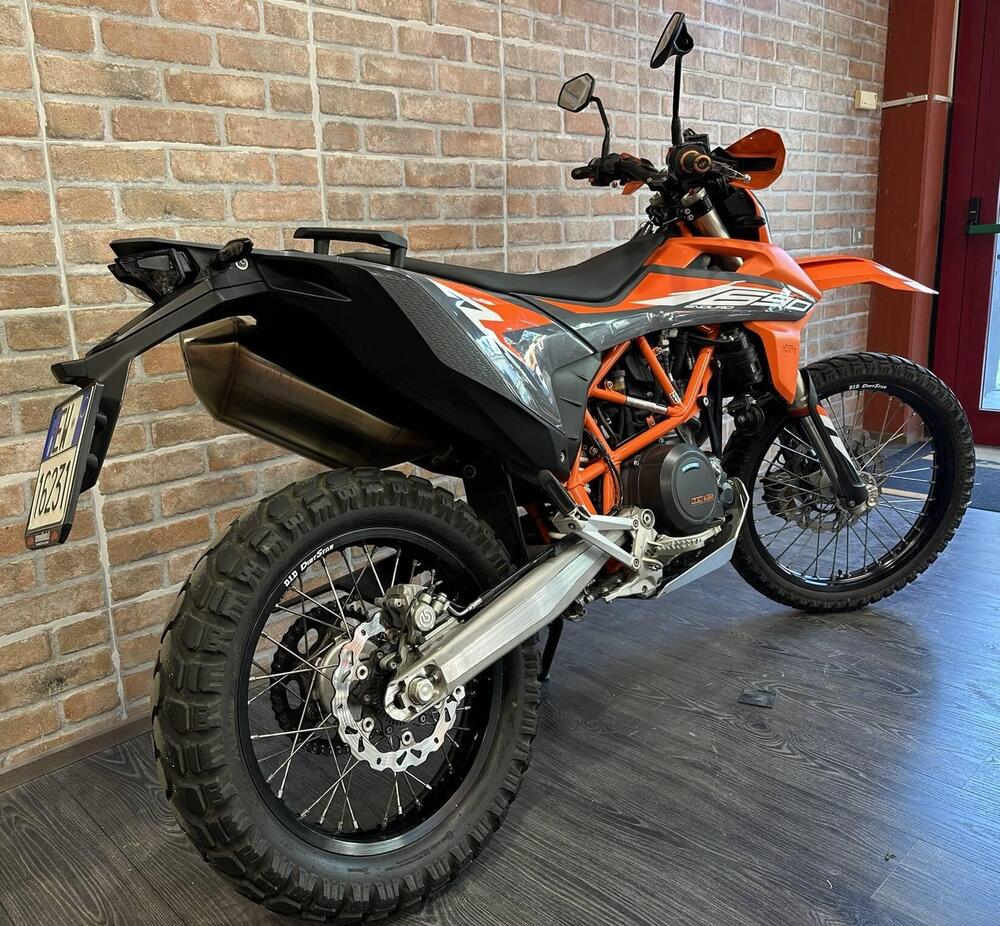 KTM 690 Enduro R (2021) (11)