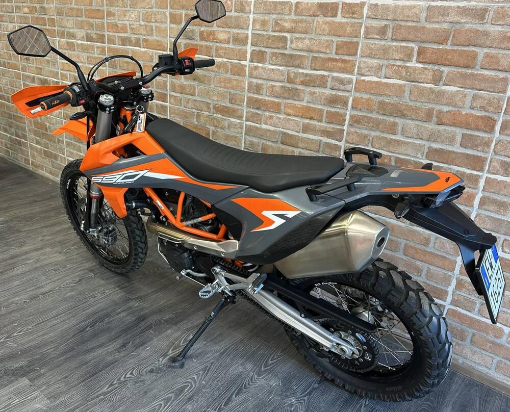 KTM 690 Enduro R (2021) (15)